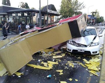 Capital y alrededores: el temporal dejó un muerto y graves destrozos