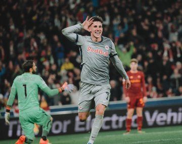 Europa League: el agónico gol de Nico Capaldo para el triunfo del Salzburgo ante la Roma de Paulo Dybala