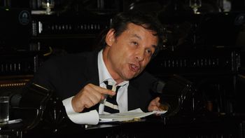 hipertehuelche: tras las denuncias de atentado, el diputado costa no aparece hipertehuelche: tras las denuncias de atentado, el diputado costa no aparece