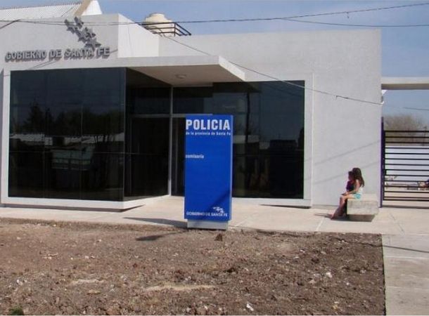 Delincuentes armados entraron a una comisaría y se llevaron a un preso