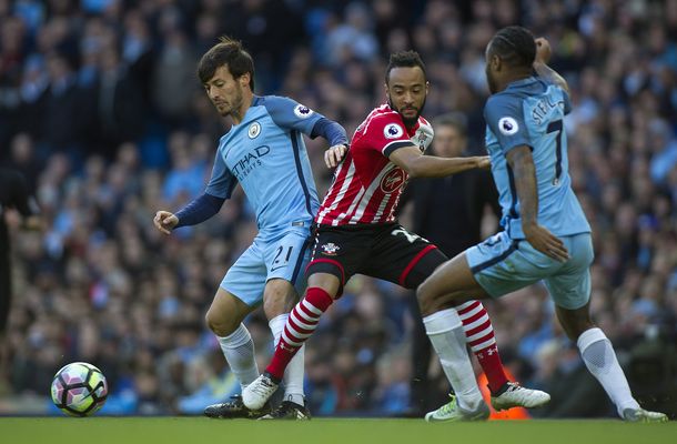 Escándalo: un jugador de la Premier League, acusado de violar a una estudiante