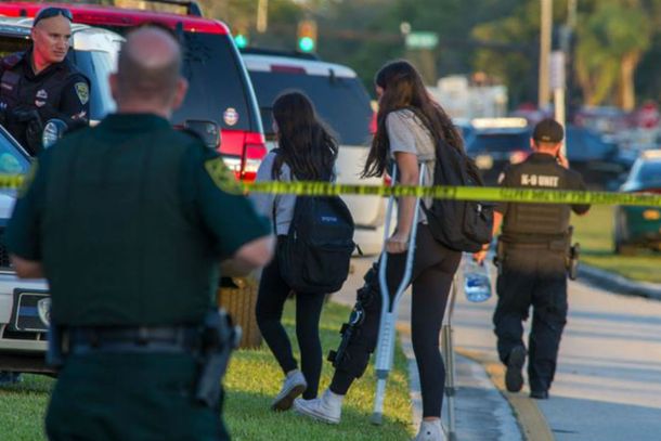 Hay al menos 17 muertos y más de 20 heridos