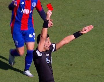 Irala fue expulsado al minuto 12 de San Lorenzo vs. Tigre