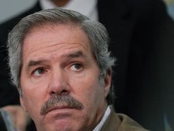 Solá acusa a Kirchner de hacer campaña sucia