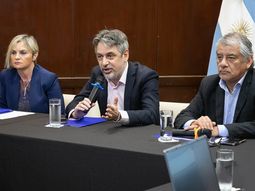 El jefe de la Unidad de Gabinete de Asesores del Ministerio de Salud encavbezó la reunión. El jefe de la Unidad de Gabinete de Asesores del Ministerio de Salud encavbezó la reunión.