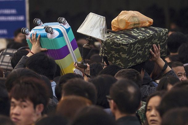 Cola Infernal: más de cien mil chinos colapsan una estación de tren