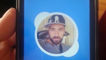 famoso cantante escracho a lavezzi y denuncia que acosa a su mujer famoso cantante escracho a lavezzi y denuncia que acosa a su mujer