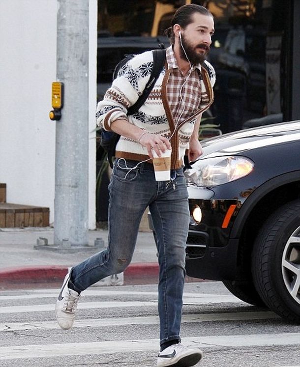 Afeitarse pasó de moda, ahora los implantes de barba son la nueva tendencia en Nueva York