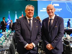 El reconocimiento de Gianni Infantino a Chiqui Tapia por el Mundial 2026 de la Selección Argentina