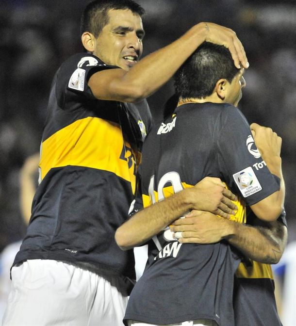 Boca venció a Nacional con un gol de Riquelme y se recupera