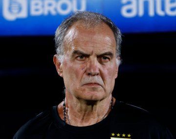Eso no se pregunta: el cruce de Bielsa con un periodista tras la derrota de Uruguay