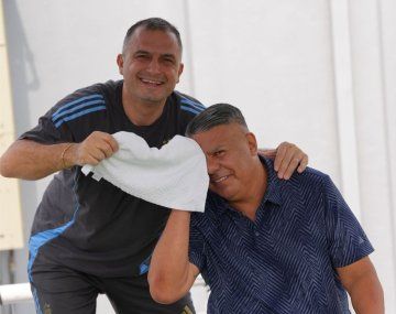 La divertida respuesta del Chiqui Tapia al video en el que le secan la transpiración