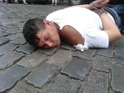 en menos de 12 horas, liberan al ladron salvado por romano en menos de 12 horas, liberan al ladron salvado por romano