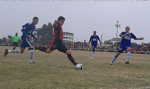 Un futbolista peruano se ofrece en Argentina por Facebook