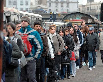 En el quinto día de paro crece el trastorno para los pasajeros