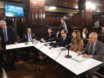 Los imputados en el juicio por la muerte de Débora Pérez Volpin