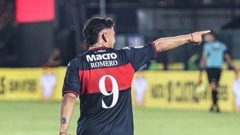 pese al golazo de taco de romero, tigre y velez igualaron 1-1 en victoria pese al golazo de taco de romero, tigre y velez igualaron 1-1 en victoria