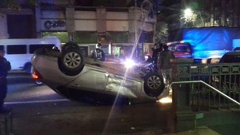 impresionante choque y vuelco en almagro impresionante choque y vuelco en almagro