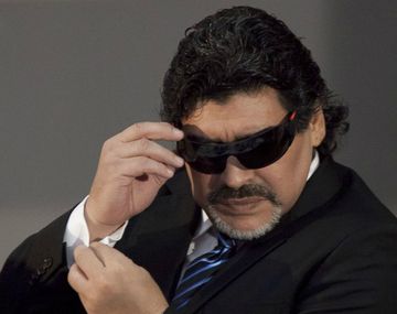 Comunicado de Maradona: le exige cariño a sus hijas y el dinero a Claudia