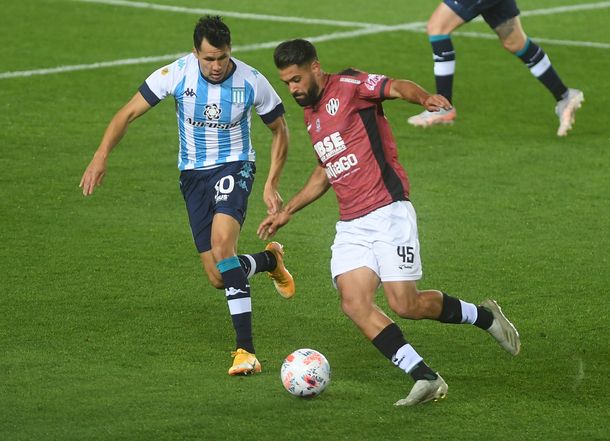 Racing empató con Central Córdoba y es líder con Independiente