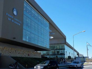 Neuquino atacó e hirió a su pareja, a su suegra y hasta a su cuñado