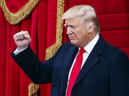 Donald Trump al terminar su discurso Donald Trump al terminar su discurso