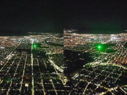 Apuntaron con un láser a un avión de Aerolíneas Argentinas que estaba por aterrizar