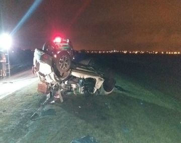 Accidente fatal en la Autopista Rosario - Córdoba: un camión chocó contra un auto y hay cinco muertos
