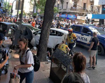 Video: el momento exacto en el que un auto atropella a siete personas en Córdoba