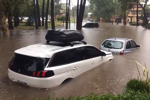 Dónde reclamar por los daños a los autos en la inundación de Pinamar