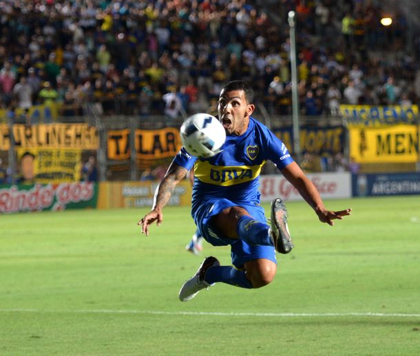 Tevez: A Osvaldo le dije que a este Boca hay que venir a laburar