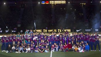 la gran fiesta del barcelona en el camp nou la gran fiesta del barcelona en el camp nou