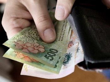 El Gobierno subirá el salario mínimo