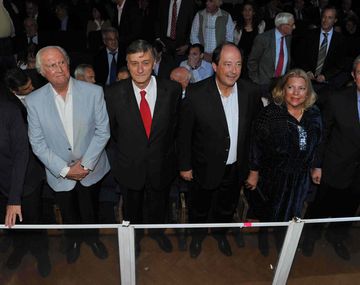 Con una fuerte polémica interna