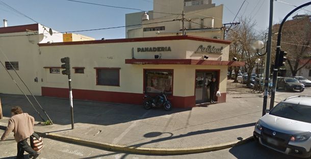 Acá no hay descanso: fue a trabajar a una conocida panadería de La Plata y no la dejaron ni tomar agua