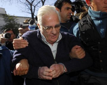 Carrascosa_llega_a_los_tribunales_telam1