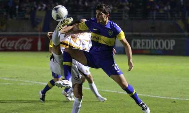 Sin Gago ni Román, Boca busca meterse en la pelea con Olimpo