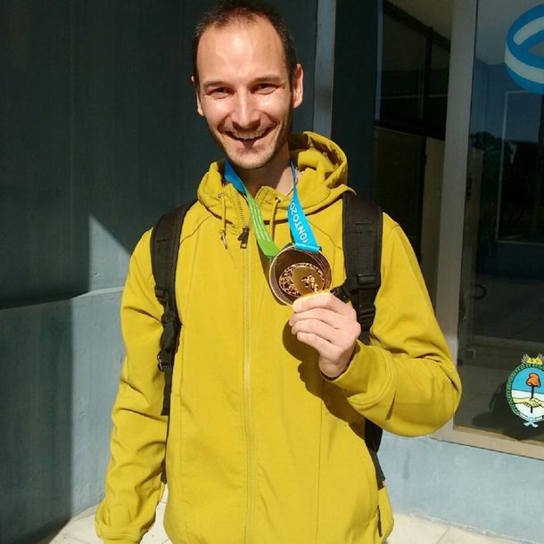 Maximiliano Morales es médico deportólogo y le hicieron un trasplante de médula