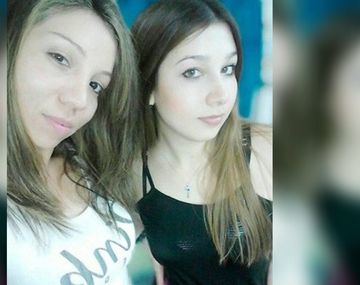 Nahir Galarza junto a su compañera de pabellón, Yanina Soledad Lescano.