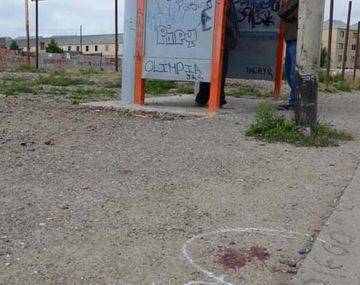 Pidió un cigarrillo a una pareja y lo mataron a puñaladas