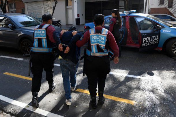 Detuvieron a tres delincuentes con inhibidores de señal en Belgrano y Chacarita