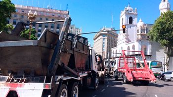 La zona está cerrada al tránsito La zona está cerrada al tránsito