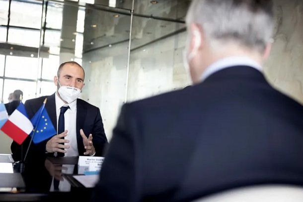 Martín Guzmán viaja este lunes para negociar la deuda de u$s2.400 millones con el Club de Paris