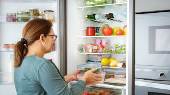El truco casero de las dos cucharas para determinar si la heladera funciona correctamente El truco casero de las dos cucharas para determinar si la heladera funciona correctamente
