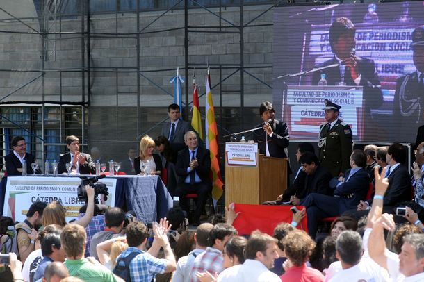 Evo Morales le deseó una pronta recuperación a la Presidente