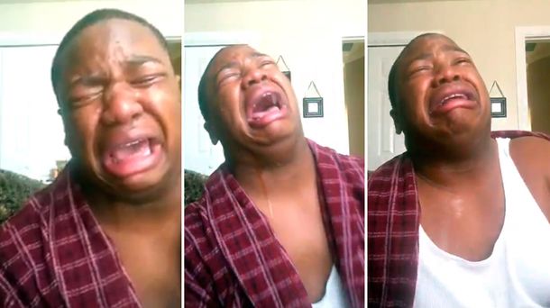 Un joven que fue obligado por su mamá a hacer dieta pidió ayuda en Facebook.