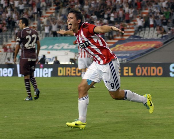 Estudiantes venció a Lanús y sigue siendo único líder