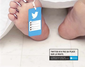 Contra del uso de redes sociales al volante