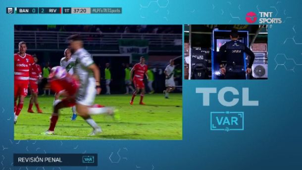 Polémica en el Sur por el penal en contra de River: ¿fue mano?