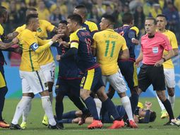 Neymar recordó a los que lo rompieron en el Mundial y se vengó con un patadón